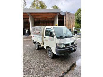 Van jungkit PIAGGIO