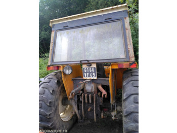 Traktor RENAULT