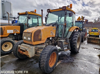 Traktor RENAULT