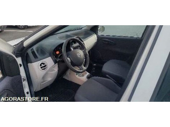 Mobil fiat punto 137166 kms 2005: gambar 5