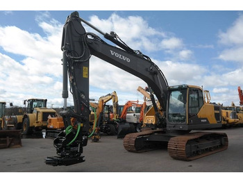 Ekskavator perayap Volvo EC220 E *Uthyres*: gambar 2