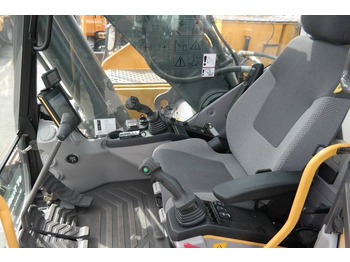 Ekskavator perayap Volvo EC220 E *Uthyres*: gambar 3