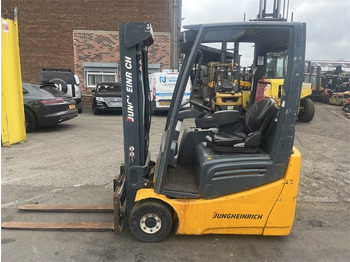 Forklift listrik JUNGHEINRICH EFG