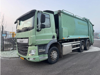 Truk sampah DENNIS
