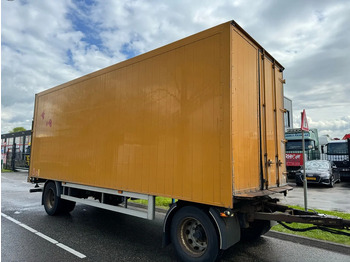 Trailer kotak tertutup AMT