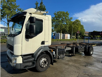 Truk sasis VOLVO FL 240