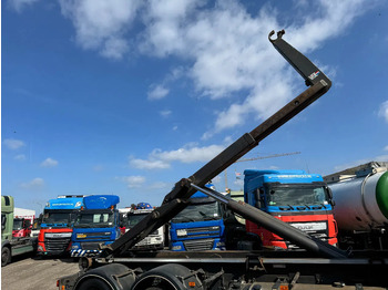 Hook lift Volvo FM 410 6X2 EURO 6 VDL 20 T HOOK LIFTING AXLE: gambar 5 Hook lift Volvo FM 410 6X2 EURO 6 VDL 20 T HOOK LIFTING AXLE: gambar 5