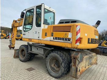 Ekskavator roda LIEBHERR A 900