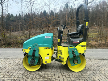 Roller jalan AMMANN