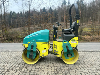 Roller jalan AMMANN