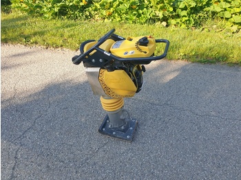 Pelat getar BOMAG