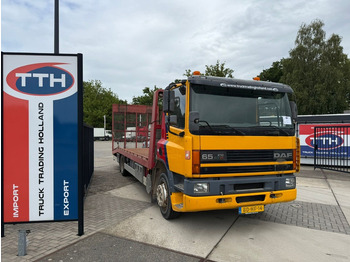Truk pengangkut mobil DAF 65 210