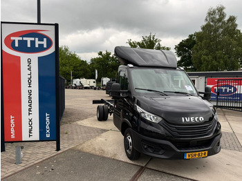 Van pengiriman IVECO Daily