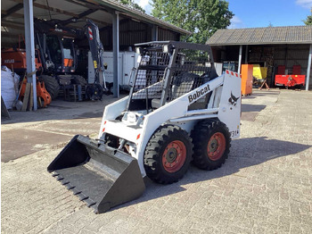 Skid steer BOBCAT