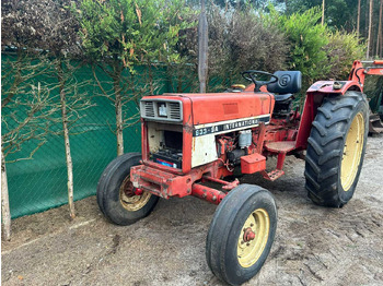 Traktor INTERNATIONAL