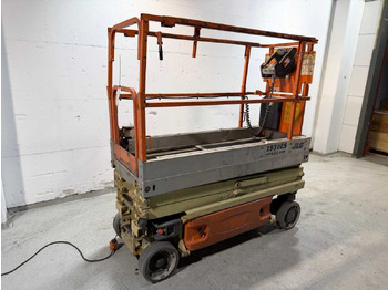 Platform pengangkat JLG