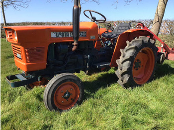 Traktor kompak KUBOTA