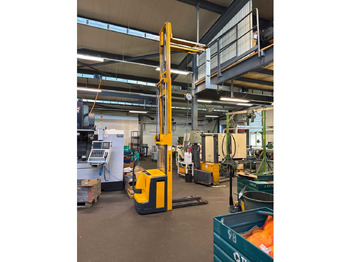 Peralatan untuk menangani material JUNGHEINRICH