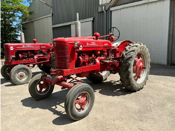 Traktor McCORMICK