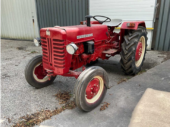Traktor McCORMICK