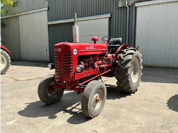 Traktor McCORMICK