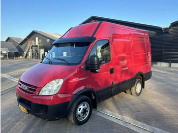 Van pengiriman IVECO Daily 50c18