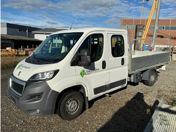 Van pengiriman PEUGEOT Boxer
