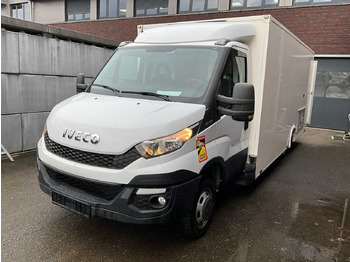 Van pengiriman IVECO Daily