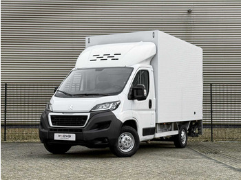 Van pengiriman PEUGEOT Boxer