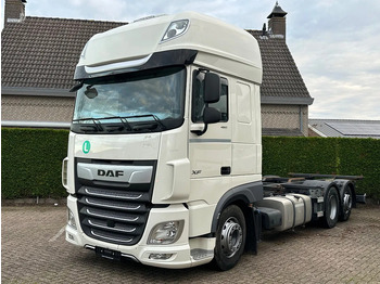 Truk sasis DAF XF 480