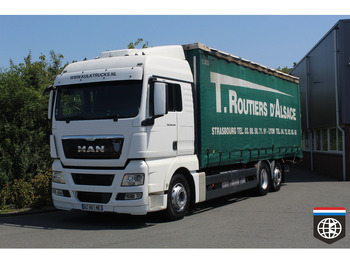 Truk dengan terpal samping MAN TGX 26.440