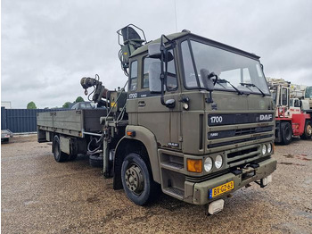 Truk derek DAF