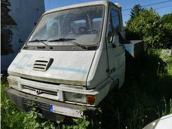 Truk jungkit RENAULT Master