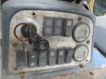 Forklift yang dipasang di truk REF:6925 - Chariot élévateur Moffet M4 25.3: gambar 5
