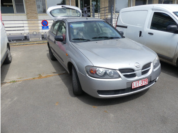 Mobil NISSAN