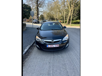 Mobil OPEL