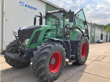 Traktor FENDT 826 Vario