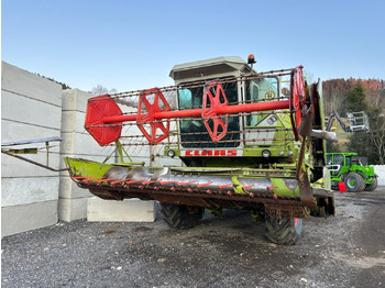 Pemanen gabungan CLAAS Dominator 96