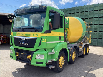 Truk pengaduk beton MAN TGS 32.400