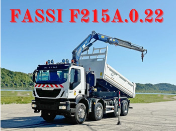 Truk derek IVECO Trakker