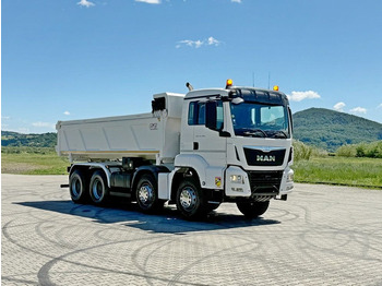 Truk jungkit MAN TGS 35.400