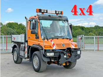 Truk jungkit UNIMOG