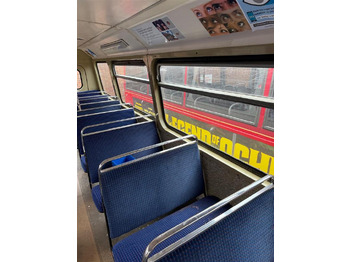 Bus tingkat 1983 MCW Metrobus double decker static bus: gambar 3