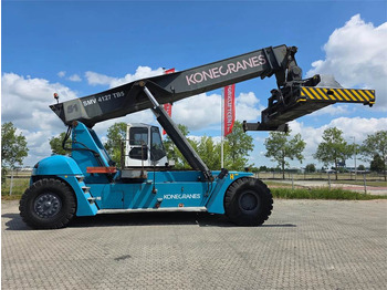 Penumpuk jangkauan KONECRANES