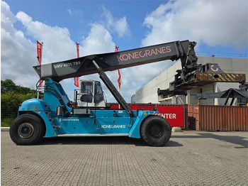 Penumpuk jangkauan KONECRANES