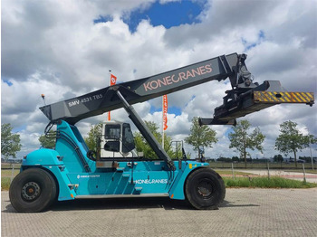 Penumpuk jangkauan KONECRANES