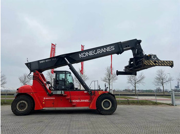 Penumpuk jangkauan KONECRANES