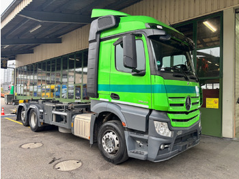 Pengangkut kontainer/ Container truck MERCEDES-BENZ Actros 2543