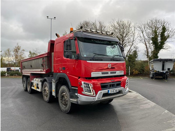 Truk jungkit VOLVO FMX
