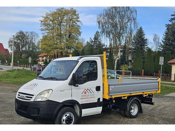 Van jungkit IVECO Daily 35C15